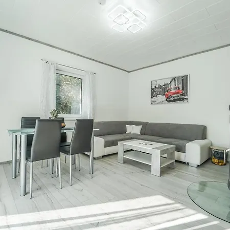 Holiday home Behagliches Mit Kamin Mitten Im Wald Feuchtenbach