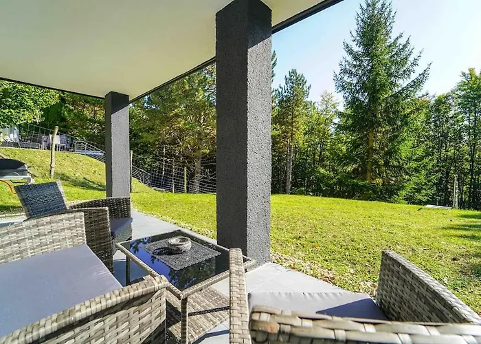 Behagliches Mit Kamin Mitten Im Wald Vakantiehuis