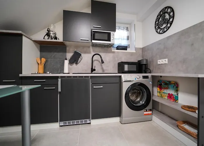 Behagliches Mit Kamin Mitten Im Wald *