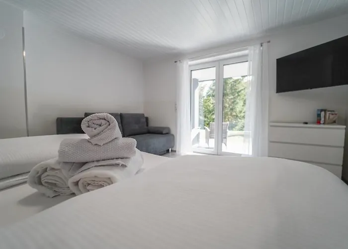 Behagliches Mit Kamin Mitten Im Wald Vakantiehuis *