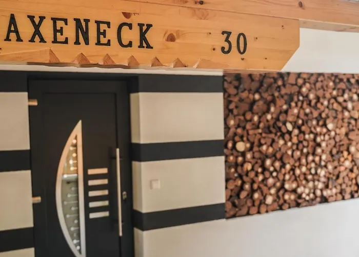 Behagliches Mit Kamin Mitten Im Wald