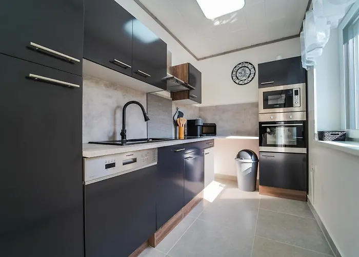 Behagliches Mit Kamin Mitten Im Wald *